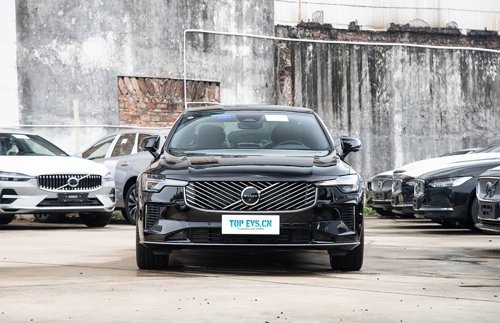 Volvo S90 price