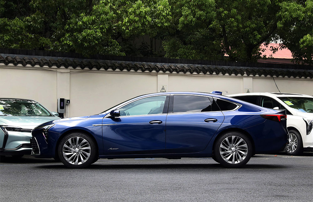 buick lacrosse super
