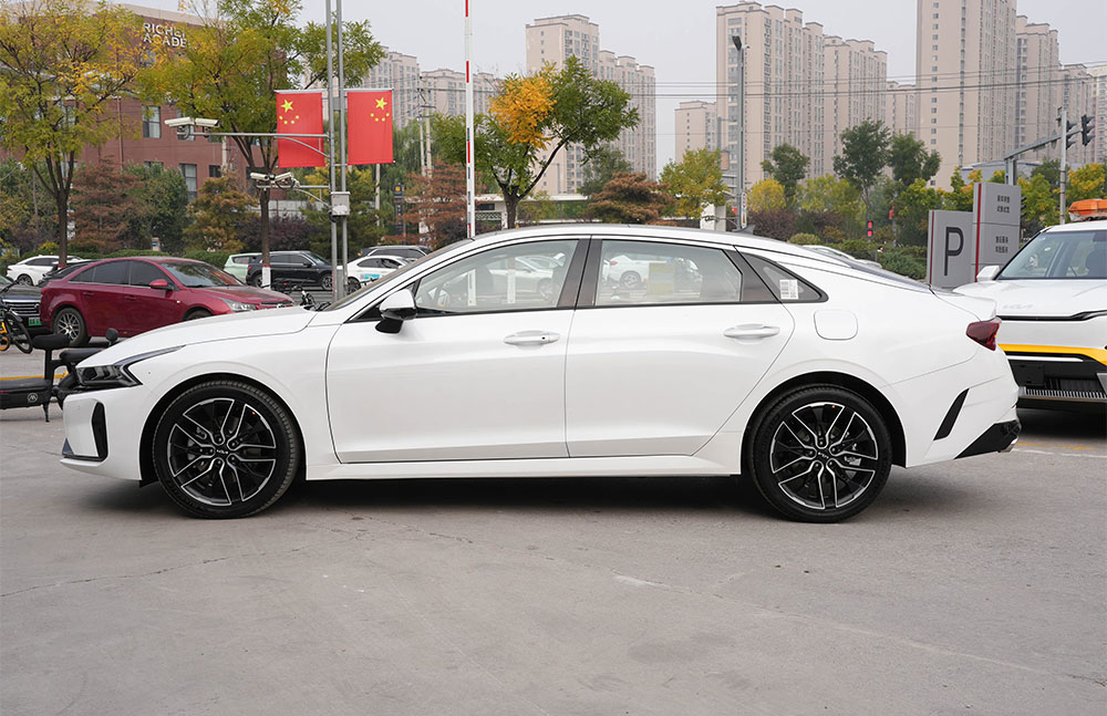 2025 kia k5 images