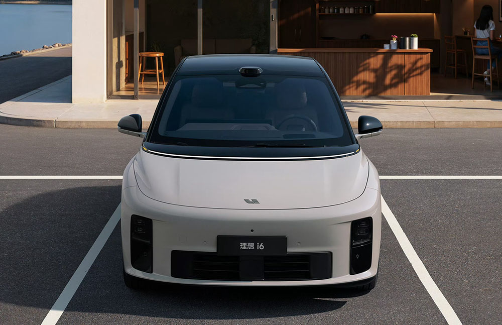 Li i6 SUV
