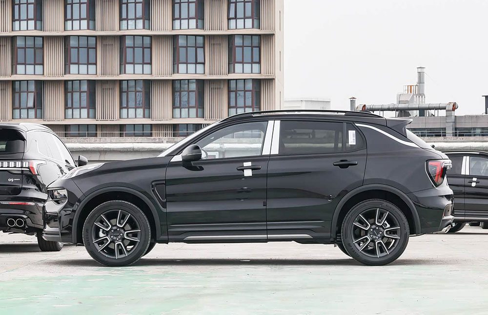 Lynk & Co 01 price