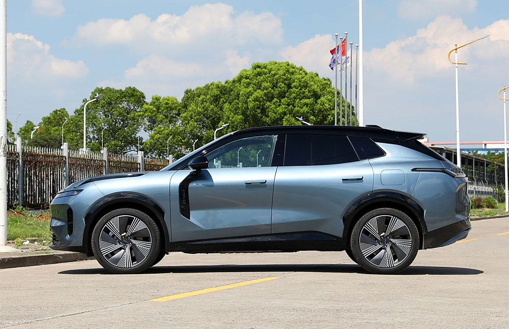 Lynk & Co 08 EM-P exterior
