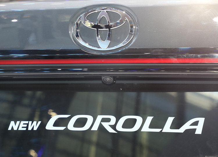 how do you turn off maintenance light on toyota corolla