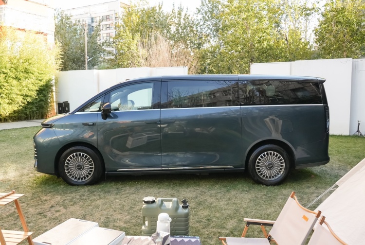 minivan geely galaxy v900