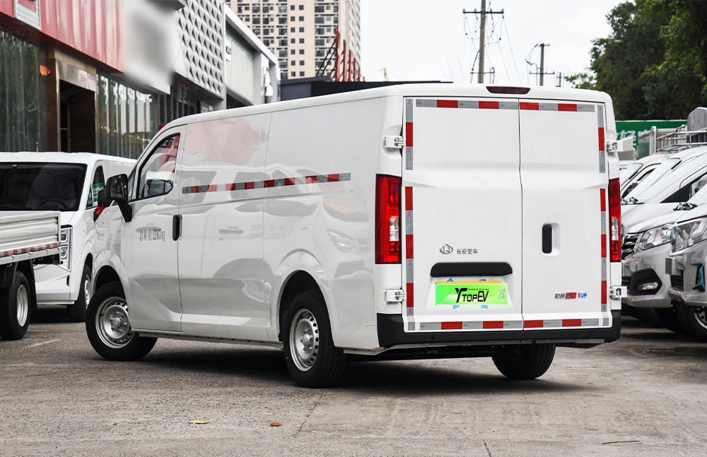 Changan Kuayue Xingguang EV spaces