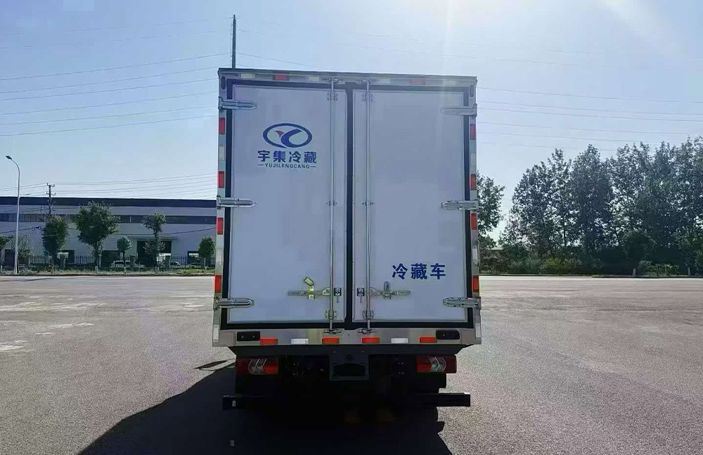 JMC All-New Carrying interior