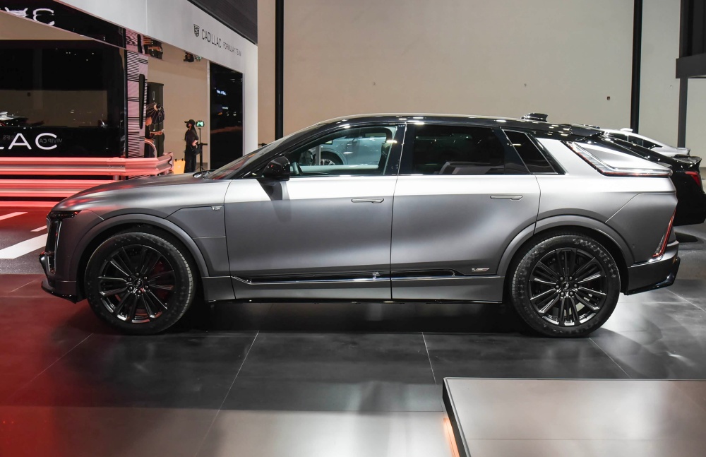 Cadillac Lyriq  review
