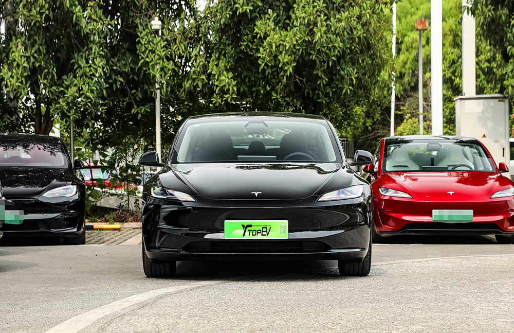 2025 Tesla Model 3 exterior