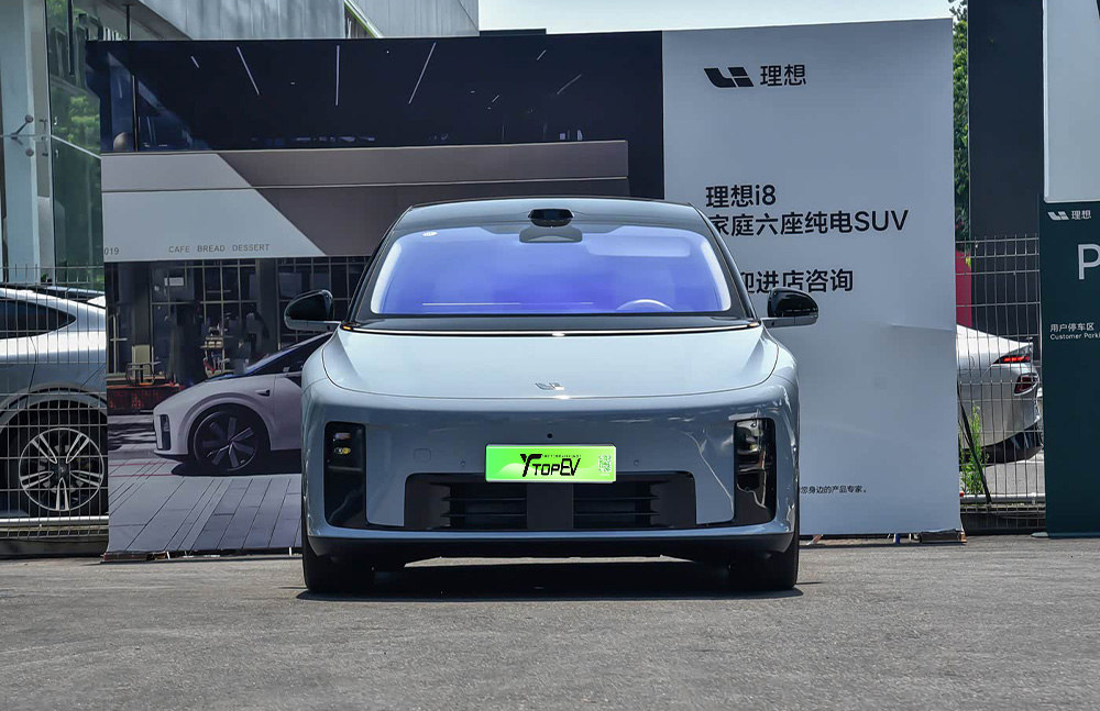 2025 Li Auto i8