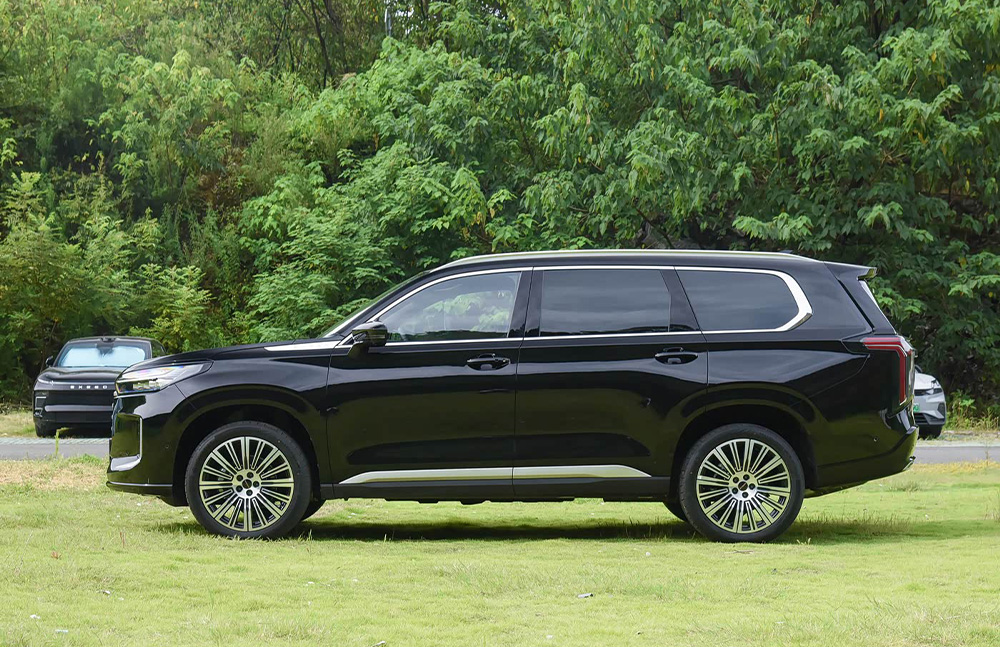 2026 EXEED VX exterior