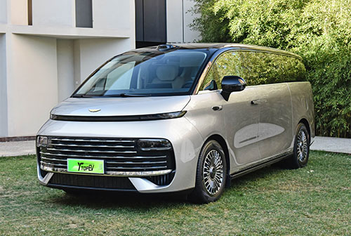 Geely Galaxy V900 EREV MPV