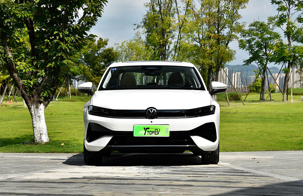 Volkswagen Sagitar L price