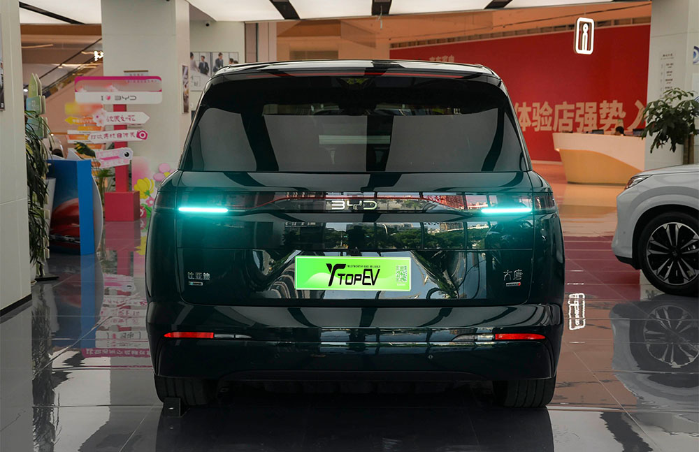 BYD Datang interior