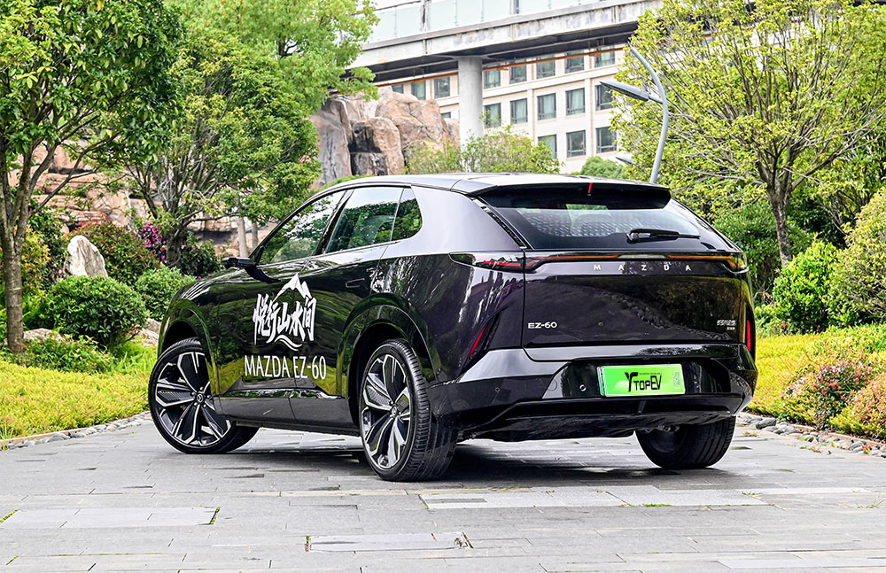 Mazda EZ-60 interior