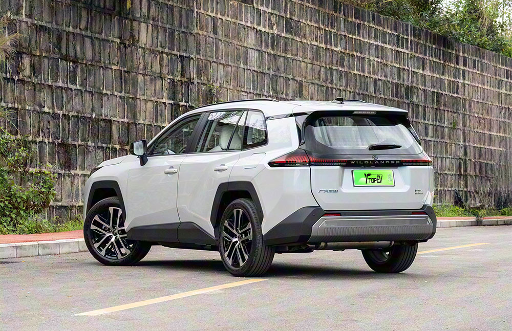 Toyota Wildlander interior