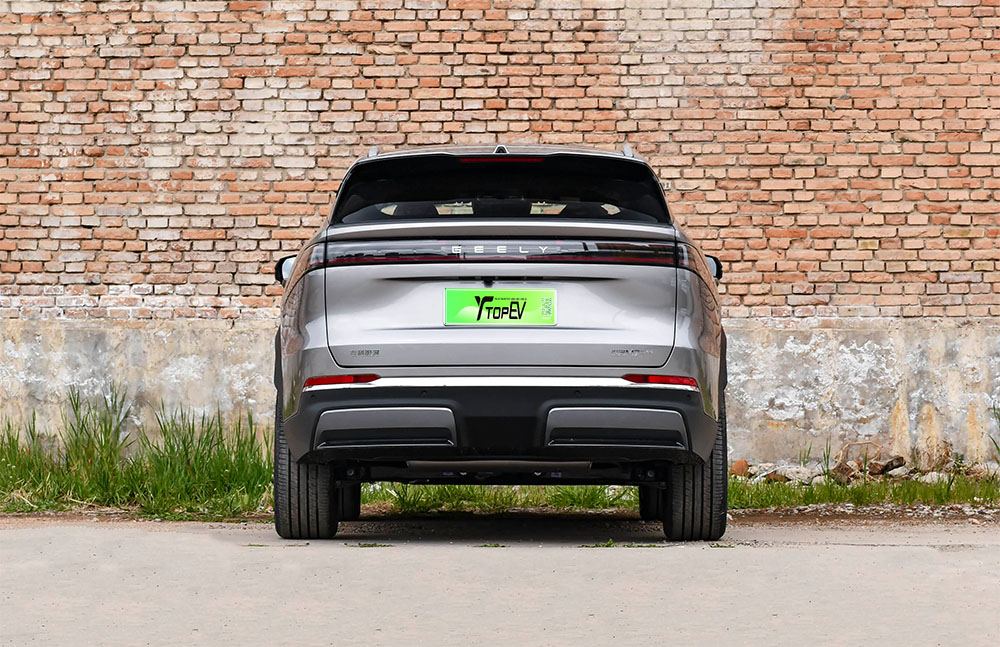 Geely Galaxy M7 spaces