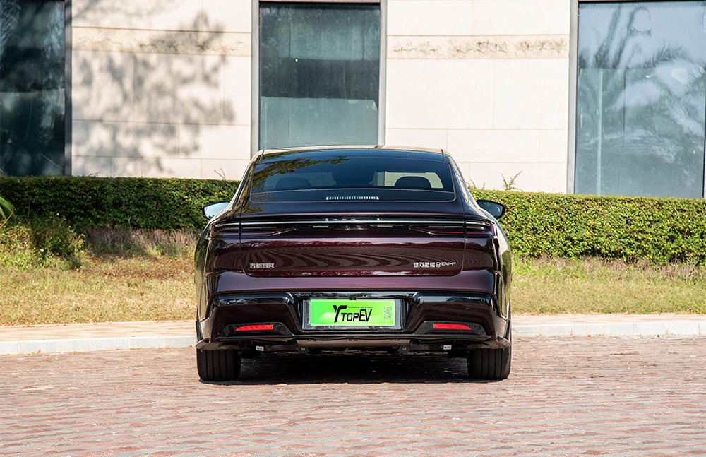 Geely Galaxy Starshine 8 spaces