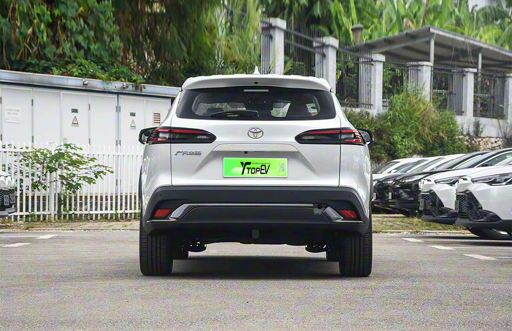 Toyota Frontlander spaces