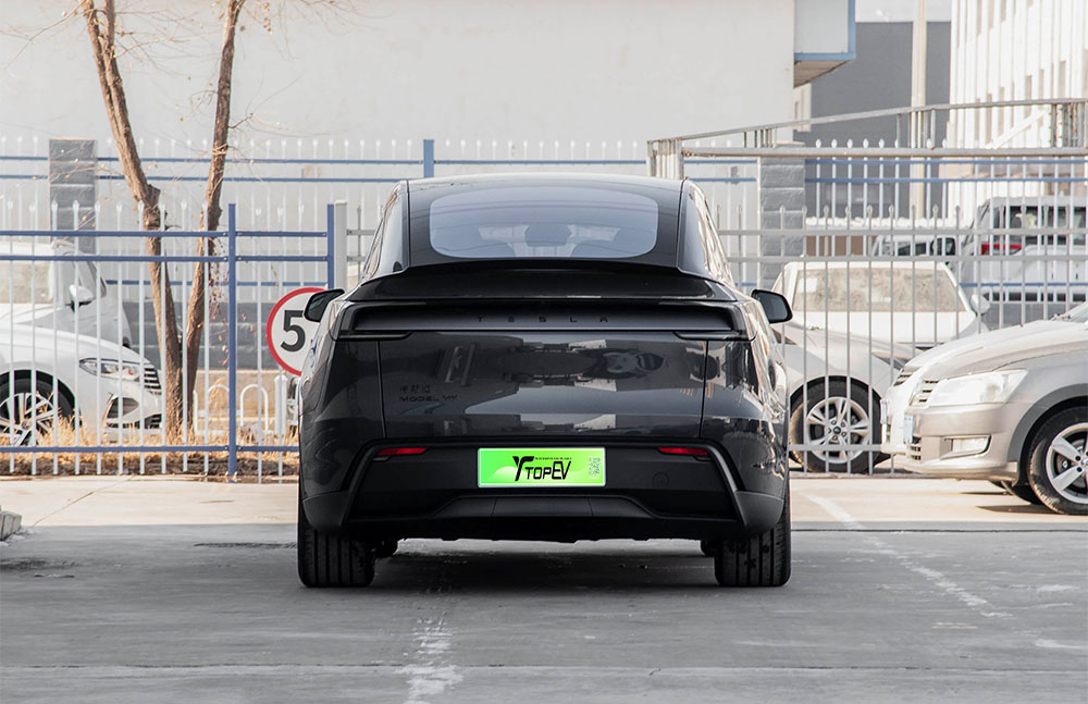 Tesla Model Y L spaces