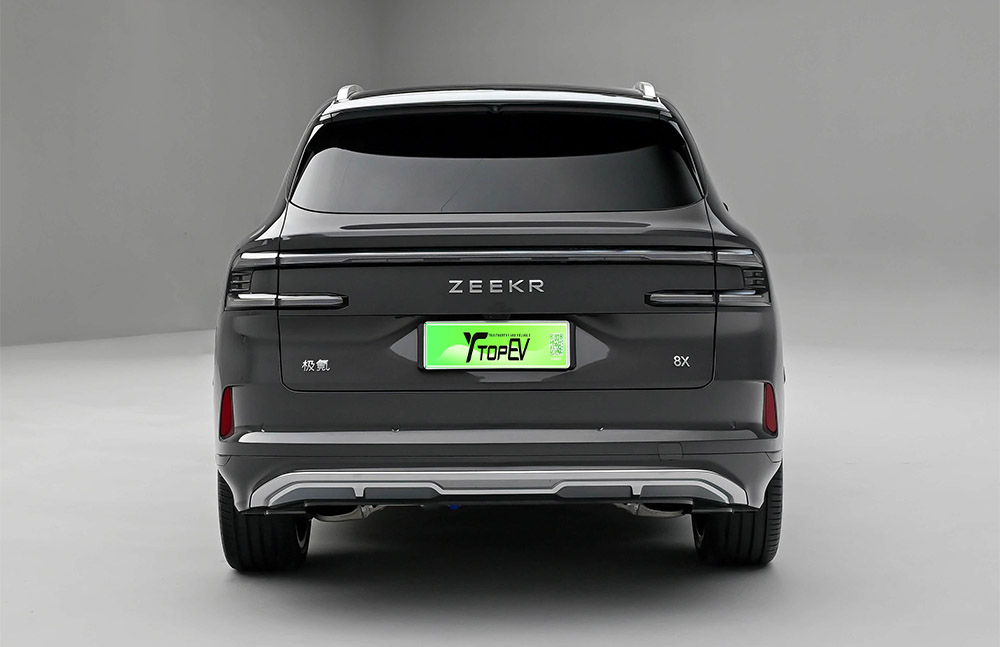Zeekr 8X spaces