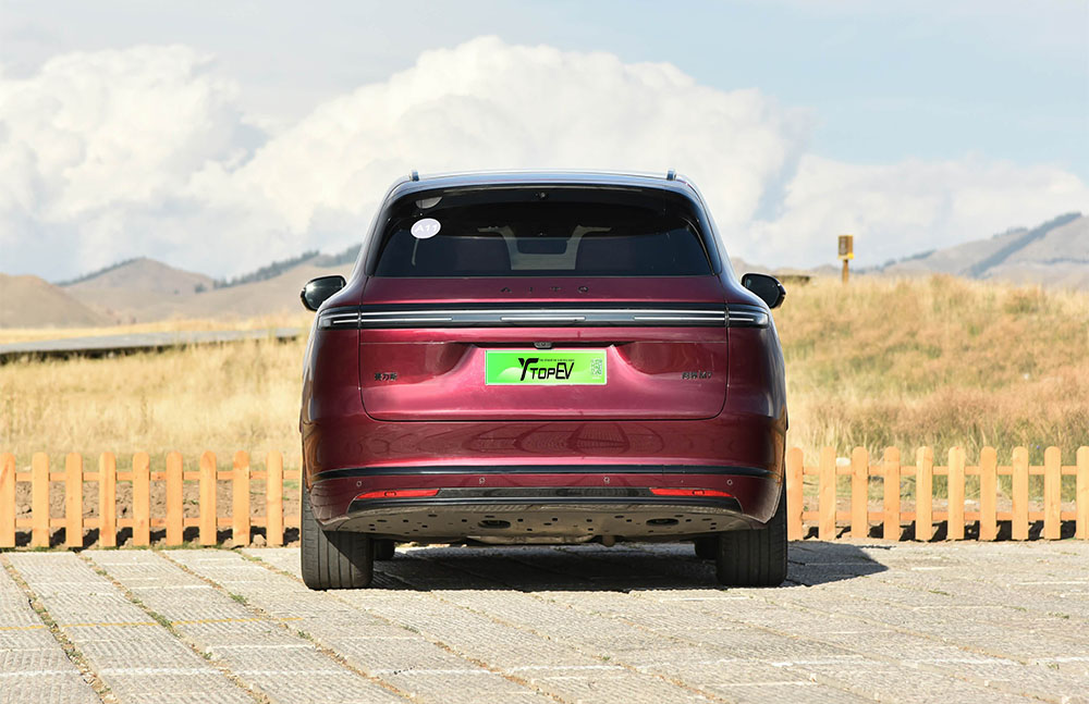 AITO M7 spaces