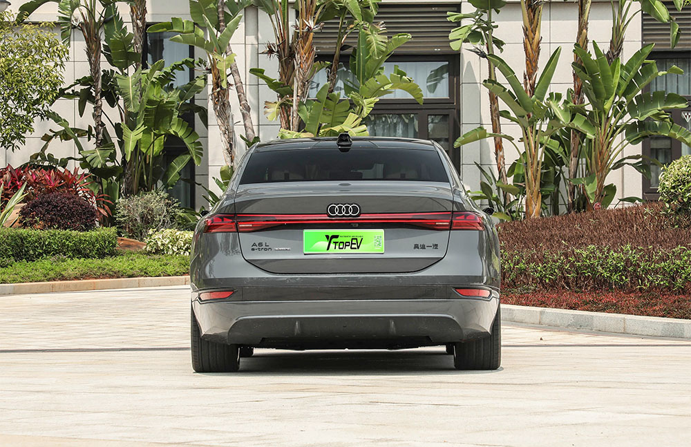 Audi A6L e-tron spaces