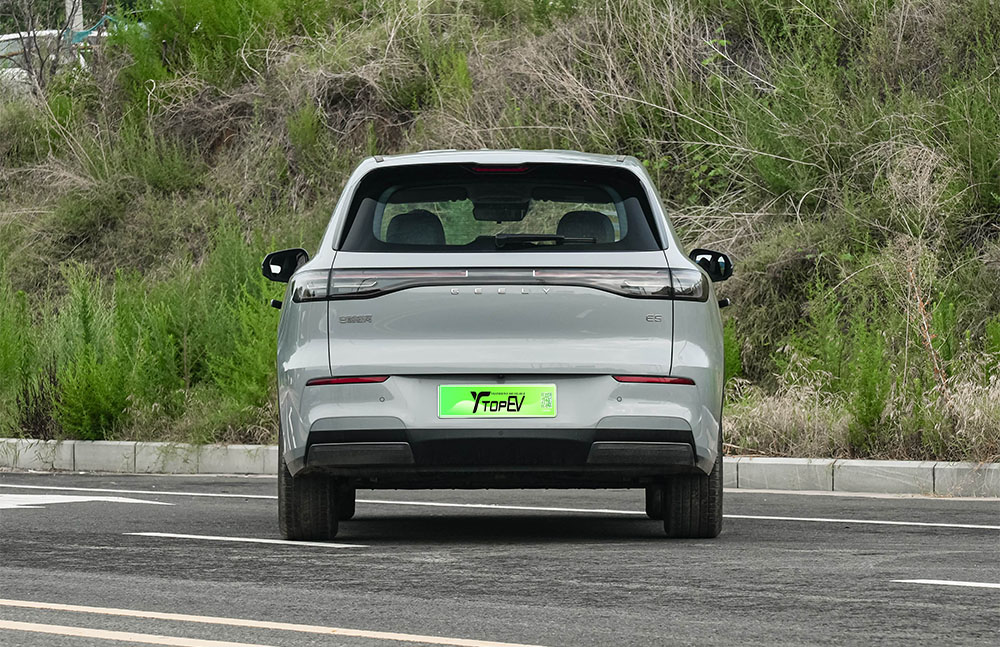 Geely Galaxy E5 spaces
