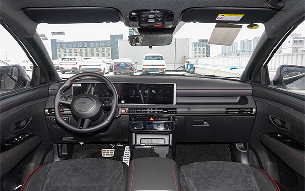 hyundai tucson interior